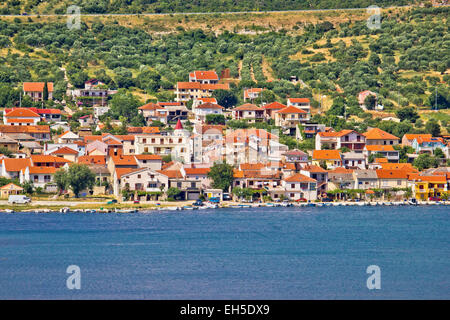 Villaggio costiero di Posedarje in Dalmazia, Croazia Foto Stock