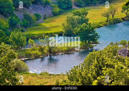 Fiume Krupa natura verde canyon in Croazia Foto Stock