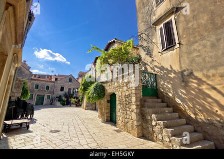 Vecchie strade di pietra di Stari Grad, isola di Hvar in Croazia Foto Stock