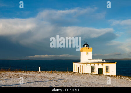 Duncansby Head Lighthouse, vicino a John O'Semole, Caithness in Scozia, Regno Unito Foto Stock