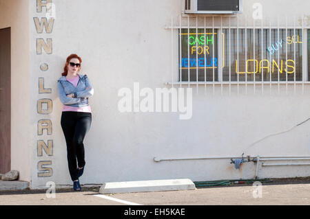 Drive è un 2011 American neo-noir azione d'essai film diretto da Nicolas Winding Refn, interpretato da Ryan Gosling, Carey Mulligan, Bryan Cranston, Oscar Isaac e Albert Brooks. Foto Stock