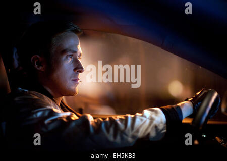 Drive è un 2011 American neo-noir azione d'essai film diretto da Nicolas Winding Refn, interpretato da Ryan Gosling, Carey Mulligan, Bryan Cranston, Oscar Isaac e Albert Brooks. Foto Stock