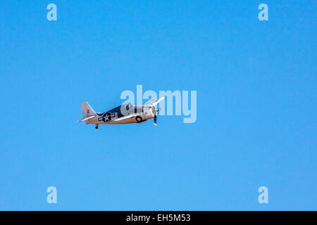 Un Grumman F4F Wildcat al 2011 Ali sopra Camarillo Air Show in Camarillo California Foto Stock