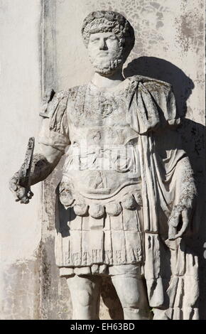 La statua dell'imperatore romano Adriano in roma, Italia Foto Stock