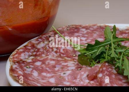 Una tipica Toscana italiano chiamato Salame Finocchiona Foto Stock