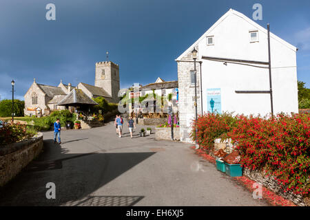 Mortehoe village, chiesa di Santa Maria e la nave arenarsi pub vicino a Woolacombe, North Devon, Inghilterra, Regno Unito. Foto Stock