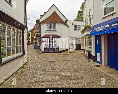 Strada di ciottoli a Lymington nuovo Distretto Forestale Hampshire REGNO UNITO Foto Stock