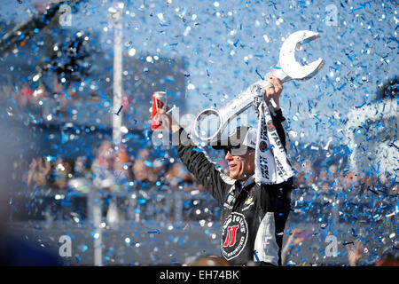Las Vegas, NV, Stati Uniti d'America. 8 Mar, 2015. Las Vegas NV - Mar 08, 2015: Kevin Harvick (4) vince Kobalt Tools 400 a Las Vegas Motor Speedway in Las Vegas NV. Credito: csm/Alamy Live News Foto Stock