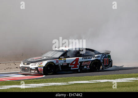 Las Vegas, NV, Stati Uniti d'America. 8 Mar, 2015. Las Vegas NV - Mar 08, 2015: Kevin Harvick (4) vince la Kobalt Tools 400 a Las Vegas Motor Speedway in Las Vegas NV. Credito: csm/Alamy Live News Foto Stock