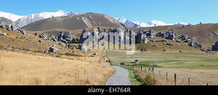 Panoeama percorso curva a Castle Hill alpi mountain range Nuova Zelanda Foto Stock