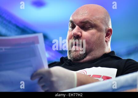 7 marzo 2015: l'arbitro in Superkombat lotta Championship 2015 Concorso presso la Sala Sporturilor Olimpia, Ploiesti in Tulcea, Romania ROU. Foto Stock