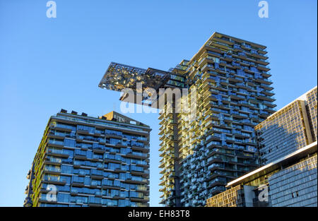 Un Parco Centrale di Sydney e fa parte di un rinnovamento urbano progetto in Chippendale chiamato Central Park. Heliostat; grattacielo; giardino verticale; green building Foto Stock
