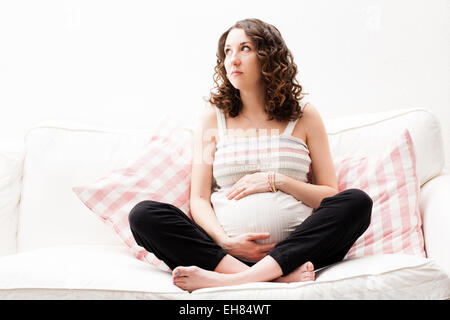 39 anni di mandato completo donna incinta. Foto Stock
