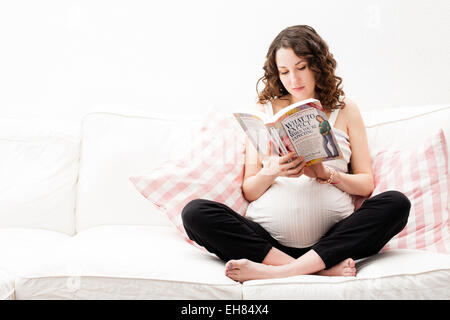 39 anni di mandato completo donna incinta. Foto Stock