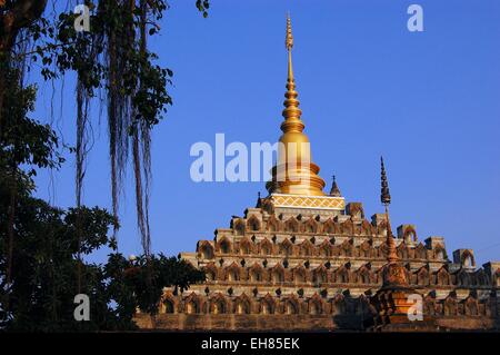 Shan stile tempio buddista a Mae Sot, Thailandia Foto Stock