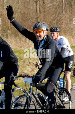 Biddinghuizen, Paesi Bassi. 8 Mar, 2015. Prince Bernhard del Paesi Bassi partecipa alla gara di carità Hollandse 100 per raccogliere fondi per la fondazione contro il linfoma linfa & Co, fondata dal principe Bernhard in Biddinghuizen, i Paesi Bassi, 8 marzo 2015. Prince Bernhard è stato diagnosticato con linfoma in 2013. Il caso sollevato 214.000 euro. Foto: Albert Nieboer/EPR/ - nessun filo SERVICE -/dpa/Alamy Live News Foto Stock