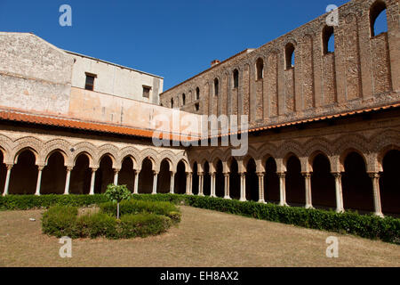 Santa Maria Nuova Cattedrale, il chiostro, Palermo, Monreale, sicilia, Italia, Europa Foto Stock