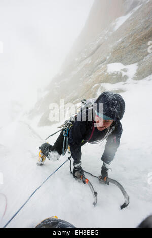 L'Europa, Francia, Haute Savoie, Rodano Alpi, Chamonix Chere couloir sul Mont Blanc du Tacul Foto Stock