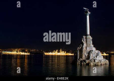 Monumento a imbarcazioni affondate, simbolo di Sevastopol costruire nel 1905, Crimea, Russo Foto Stock