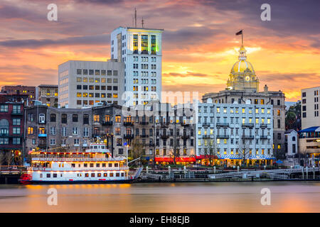 Il Savannah, Georgia, Stati Uniti d'America riverfront skyline. Foto Stock