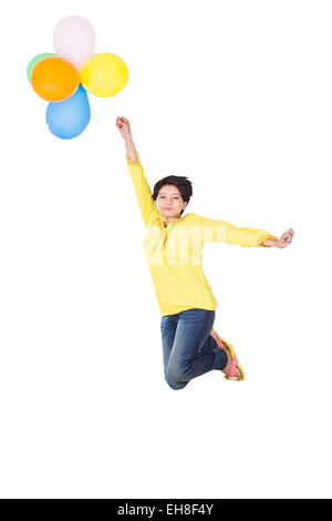 1 indian donna adulta jumping palloni aerostatici godere Foto Stock