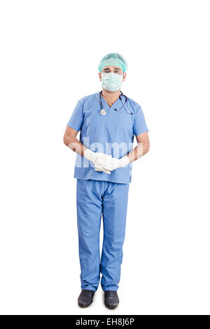 1 indian Adulto Uomo medico chirurgo in piedi Foto Stock