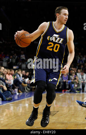 6 marzo 2015: Utah Jazz avanti Gordon Hayward (20) in azione durante il gioco NBA tra Utah Jazz e la Philadelphia 76ers presso la Wells Fargo Center di Philadelphia, Pennsylvania. Utah Jazz ha vinto 89-83. Foto Stock