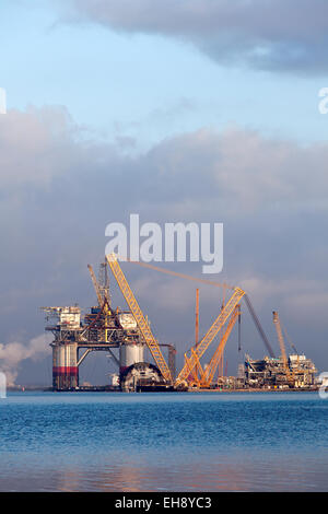 Costruzione del "Big Foot' deepwater oil & gas platform in via di completamento. Foto Stock