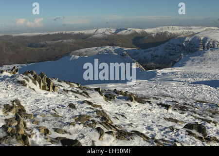 Helvellyn inverno estensione bordo dal vertice Helvellyn, neve su Helvellyn Foto Stock