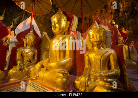 Oro 8000 Statue di Buddha in grotte di Pindaya, Myanmar Foto Stock