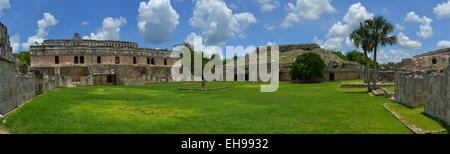 Rovine maya di Kabah sulla rotta Puuc, Yucatan, Messico Foto Stock