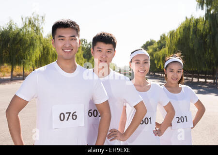 Corridori della maratona alla linea di partenza Foto Stock