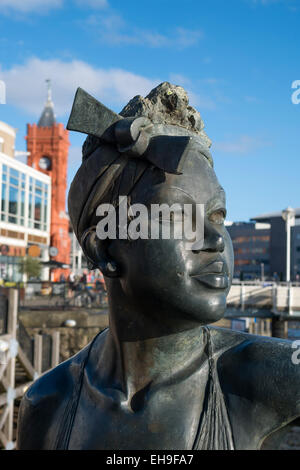 Statue in bronzo per la Baia di Cardiff Cardiff Galles Wales Foto Stock