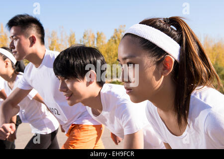 Corridori della maratona alla linea di partenza Foto Stock