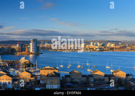 Vista sulla baia di Cardiff Cardiff Galles Wales Foto Stock