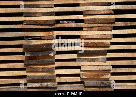 Pila di pannelli in legno può essere utilizzato per lo sfondo Foto Stock