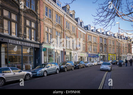 CLIFTON, Bristol, Regno Unito, 30 gennaio 2015 - Georgiani terrazzati negozi nel villaggio di Clifton, Bristol, Regno Unito Foto Stock