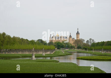 Il Castello di Schwerin, Germania. Per secoli è stata la casa dei duchi e granduchi di Mecklenburg e successivamente Mecklenburg Foto Stock