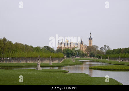 Il Castello di Schwerin. Per secoli è stata la casa dei duchi e granduchi di Mecklenburg e successivamente Mecklenburg-Schwerin Foto Stock