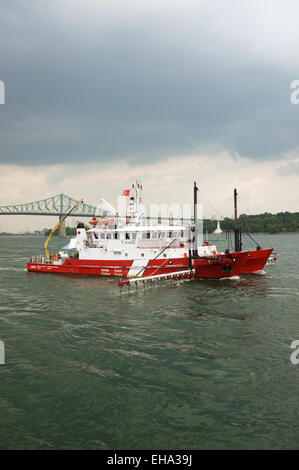 La Guardia Costiera canadese nave in St Lawrence, Montreal, Quebec. Foto Stock