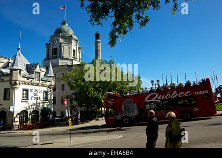 Red double decker bus tour Musee du Fort tomaia Vecchia Quebec City Foto Stock