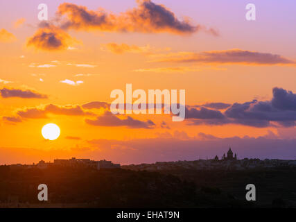 L' Europa mediterranea, Malta, Gozo Island, Xewkija Rotunda, sunrise Foto Stock