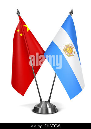 Cina e Argentina - Bandiere in miniatura isolati su sfondo bianco. Foto Stock