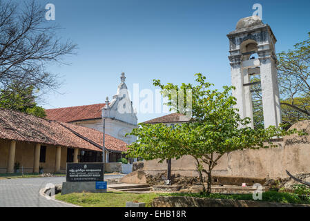 Vecchio campanile, vicino al Museo Marittimo di Fort Galle, Sri Lanka, Asia Foto Stock