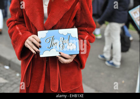 Parigi, Francia. Decimo Mar, 2015. Ece Sukan arrivando al Chanel Autunno 2015 Runway show di Parigi - Marzo 10, 2015. Credito: dpa picture alliance/Alamy Live News Foto Stock