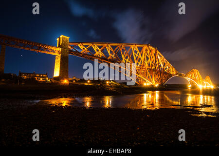 Ponte di Forth Rail di notte Foto Stock