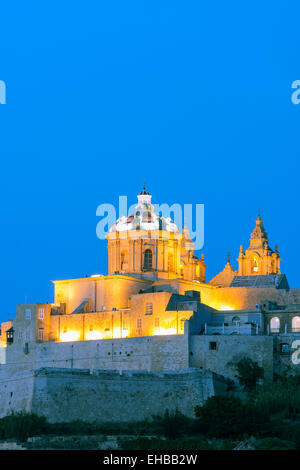 L' Europa mediterranea, Malta, Mdina, pietra città murata e la Cattedrale di St Paul Foto Stock