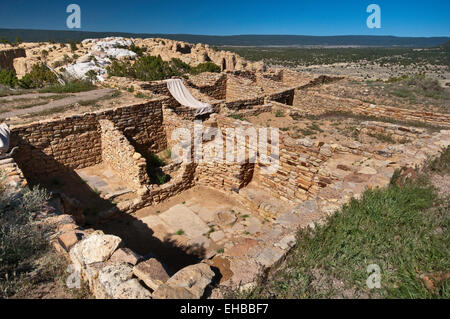 Atsinna Pueblo sul sentiero di Operazioni Automatiche di Fine campo in El Morro monumento nazionale, Nuovo Messico, STATI UNITI D'AMERICA Foto Stock