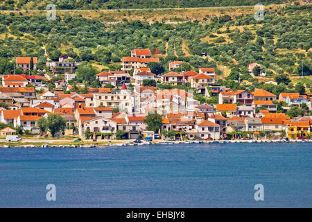 Villaggio costiero di Posedarje in Dalmazia Foto Stock