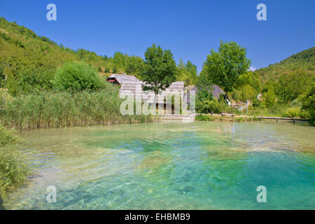 Korana villaggio nel parco dei laghi di Plitvice Foto Stock